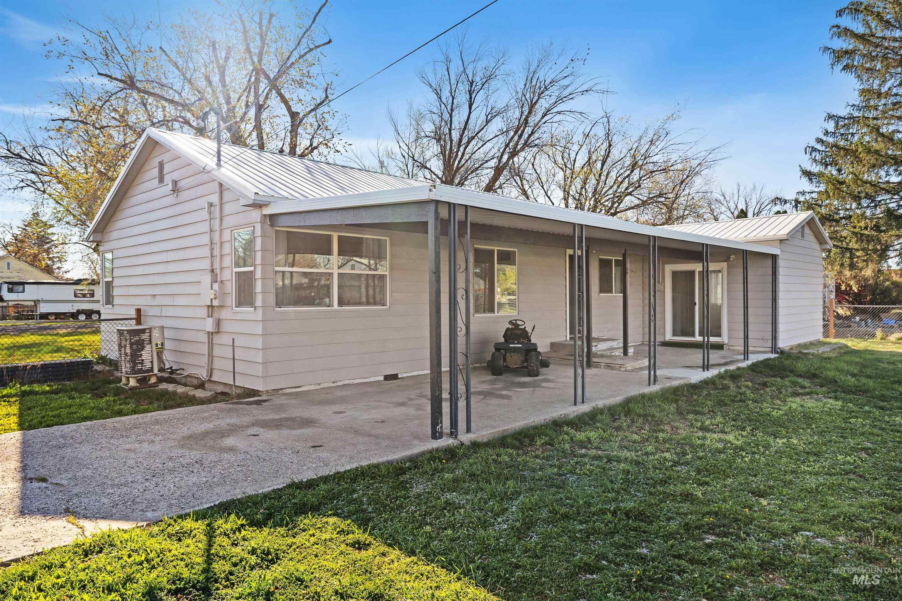 1201 California Street Gooding, ID 83330 - Photo 27 of 35