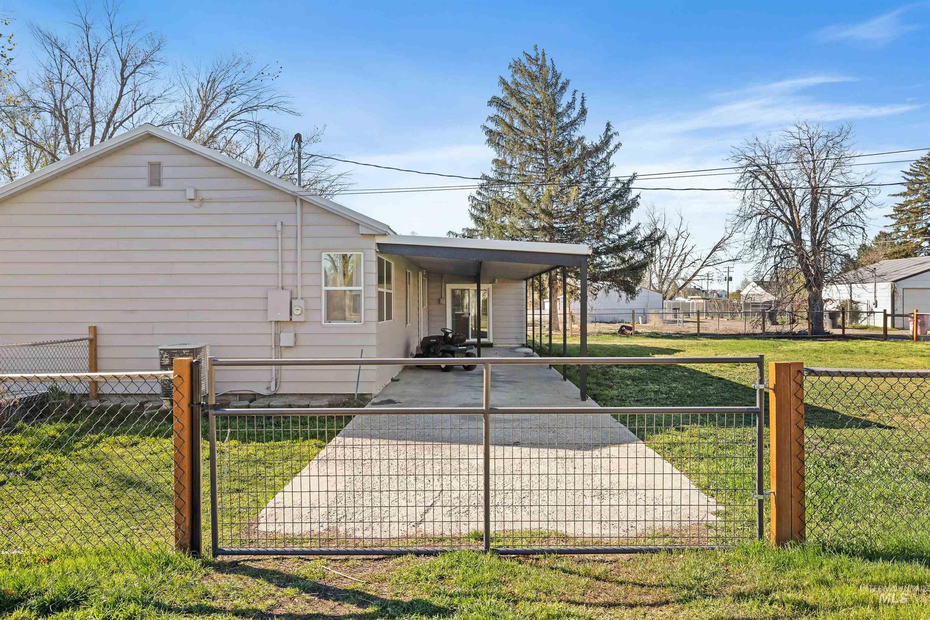 1201 California Street Gooding, ID 83330 - Photo 28 of 35