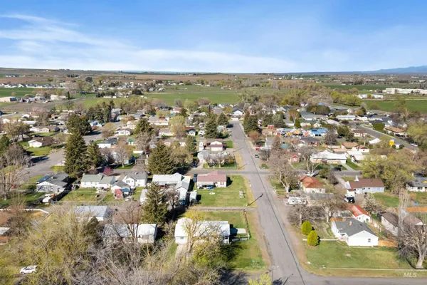 $319,000 | 1201 California Street, Gooding, ID 83330