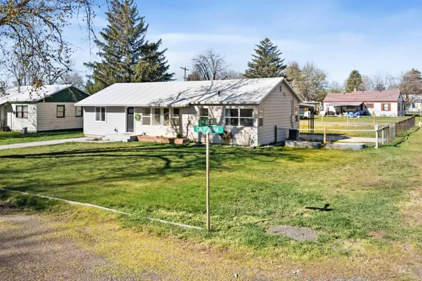$319,000 | 1201 California Street, Gooding, ID 83330