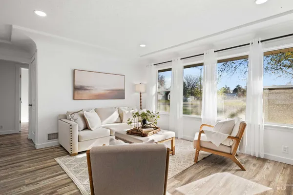 $319,000 | 1201 California Street, Gooding, ID 83330