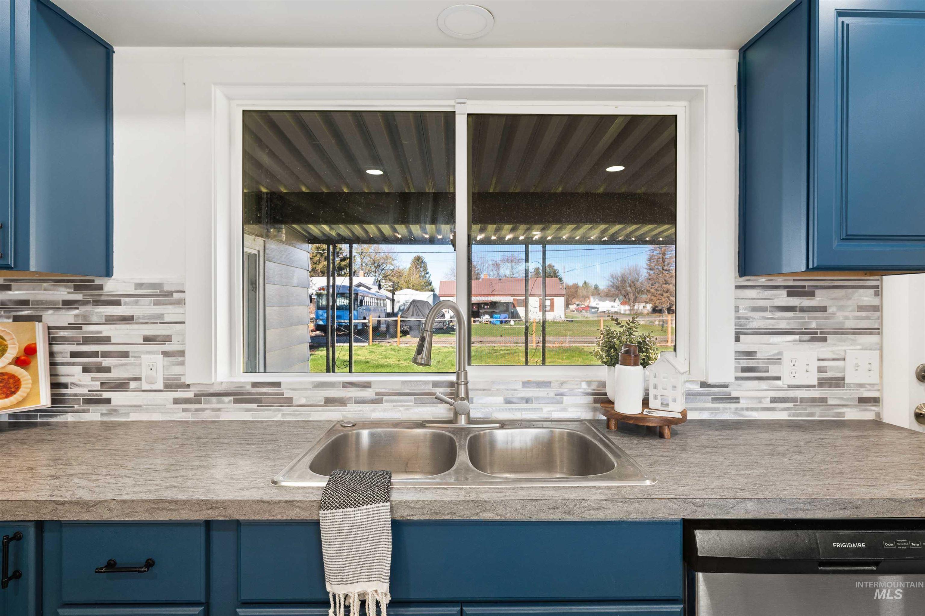 1201 California Street Gooding, ID 83330 - Photo 7 of 35