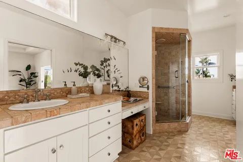 $3,495,000 | 2301 Eastern Canal, Venice, CA 90291