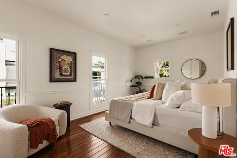 $3,495,000 | 2301 Eastern Canal, Venice, CA 90291