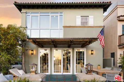 $3,495,000 | 2301 Eastern Canal, Venice, CA 90291