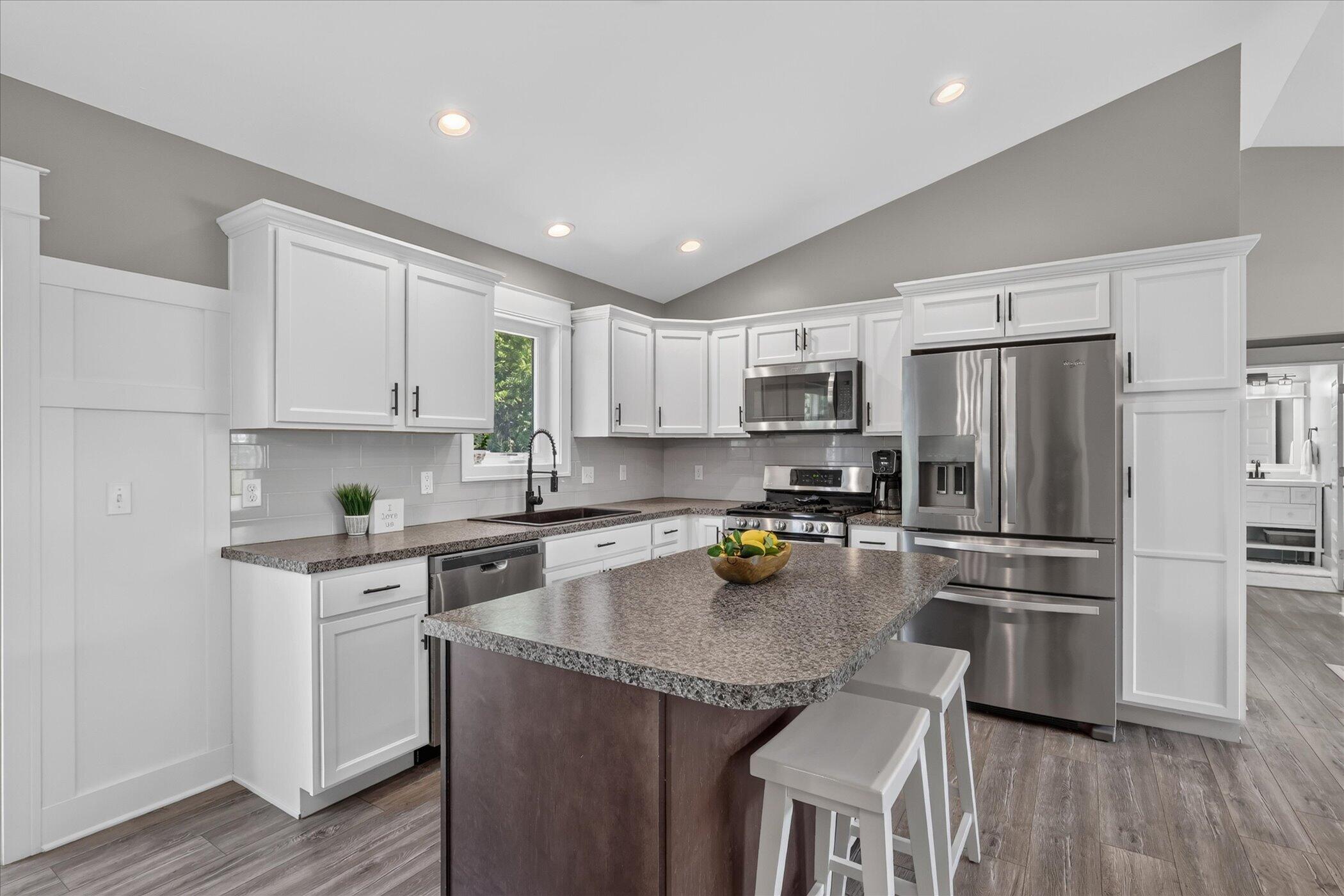 2747 4 Mile Road Northwest Grand Rapids, MI 49544 - Photo 12 of 48 Kitchen