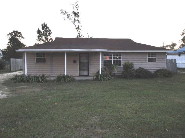707 South Main Street Atmore, AL 36502 - Photo 1 of 1