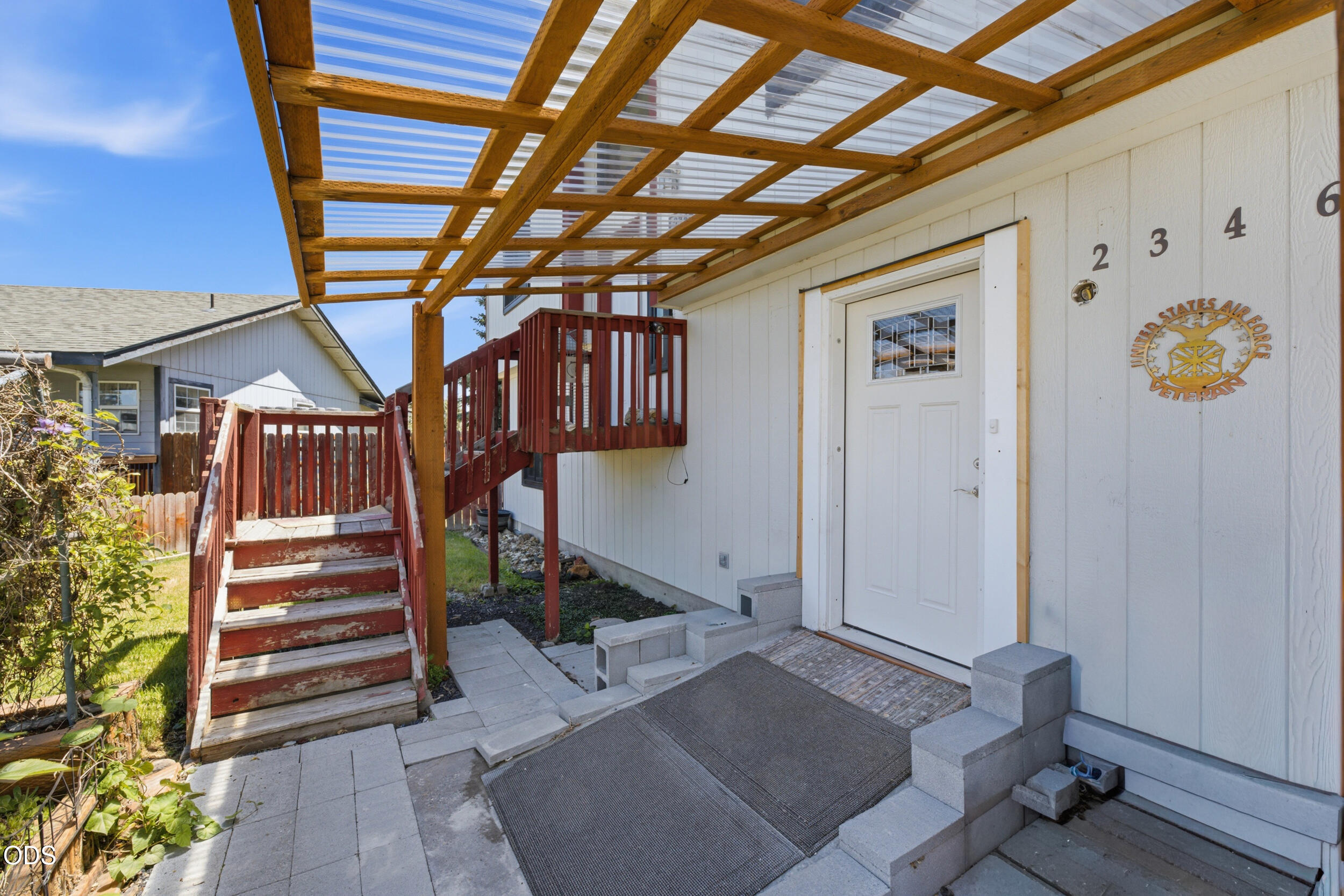 2346 Southwest 20th Court Redmond, OR 97756 - Photo 4 of 41