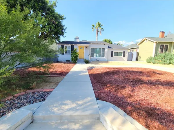 $2,495 | 1017 Campus Avenue, Redlands, CA 92374