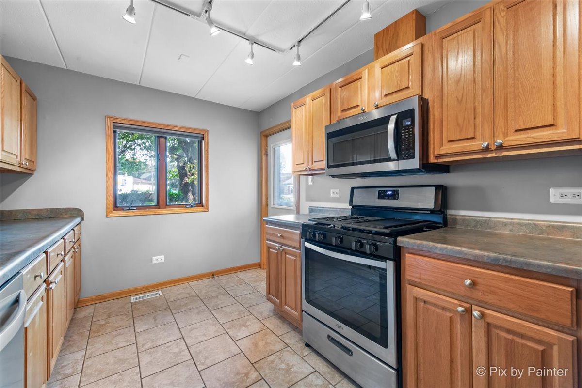 10532 Ridge Cove Drive, Unit 18A Chicago Ridge, IL 60415 - Photo 15 of 27 Gallery Image 15