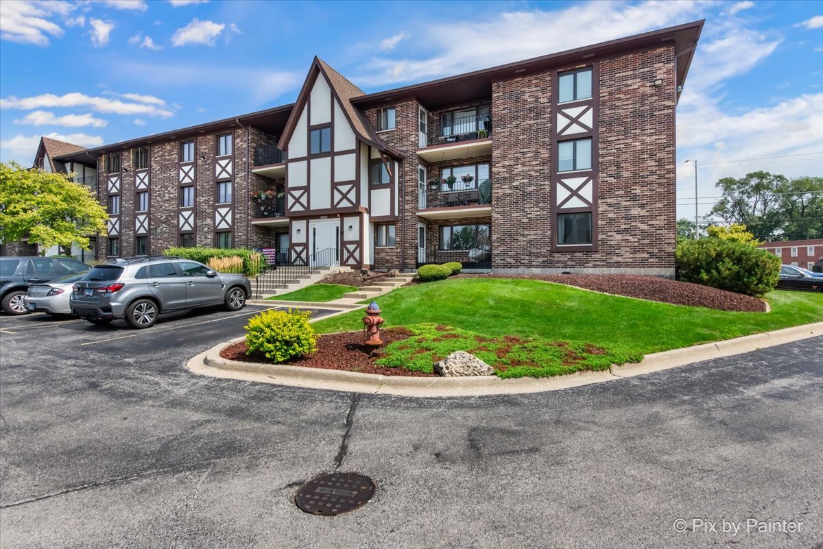 10532 Ridge Cove Drive, Unit 18A Chicago Ridge, IL 60415 - Photo 23 of 27 Gallery Image 23