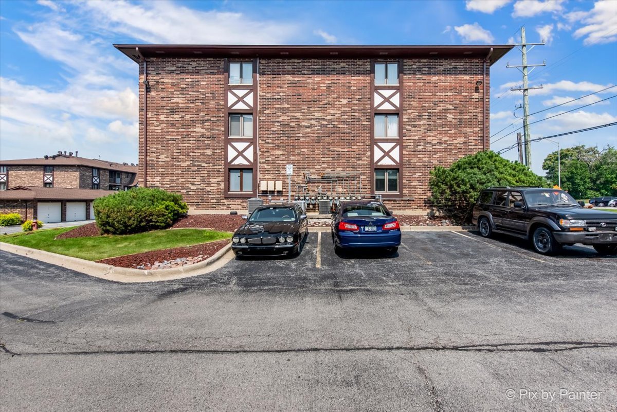 10532 Ridge Cove Drive, Unit 18A Chicago Ridge, IL 60415 - Photo 24 of 27 Gallery Image 24