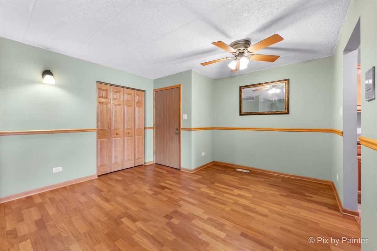 10532 Ridge Cove Drive, Unit 18A Chicago Ridge, IL 60415 - Photo 5 of 27 Gallery Image 5