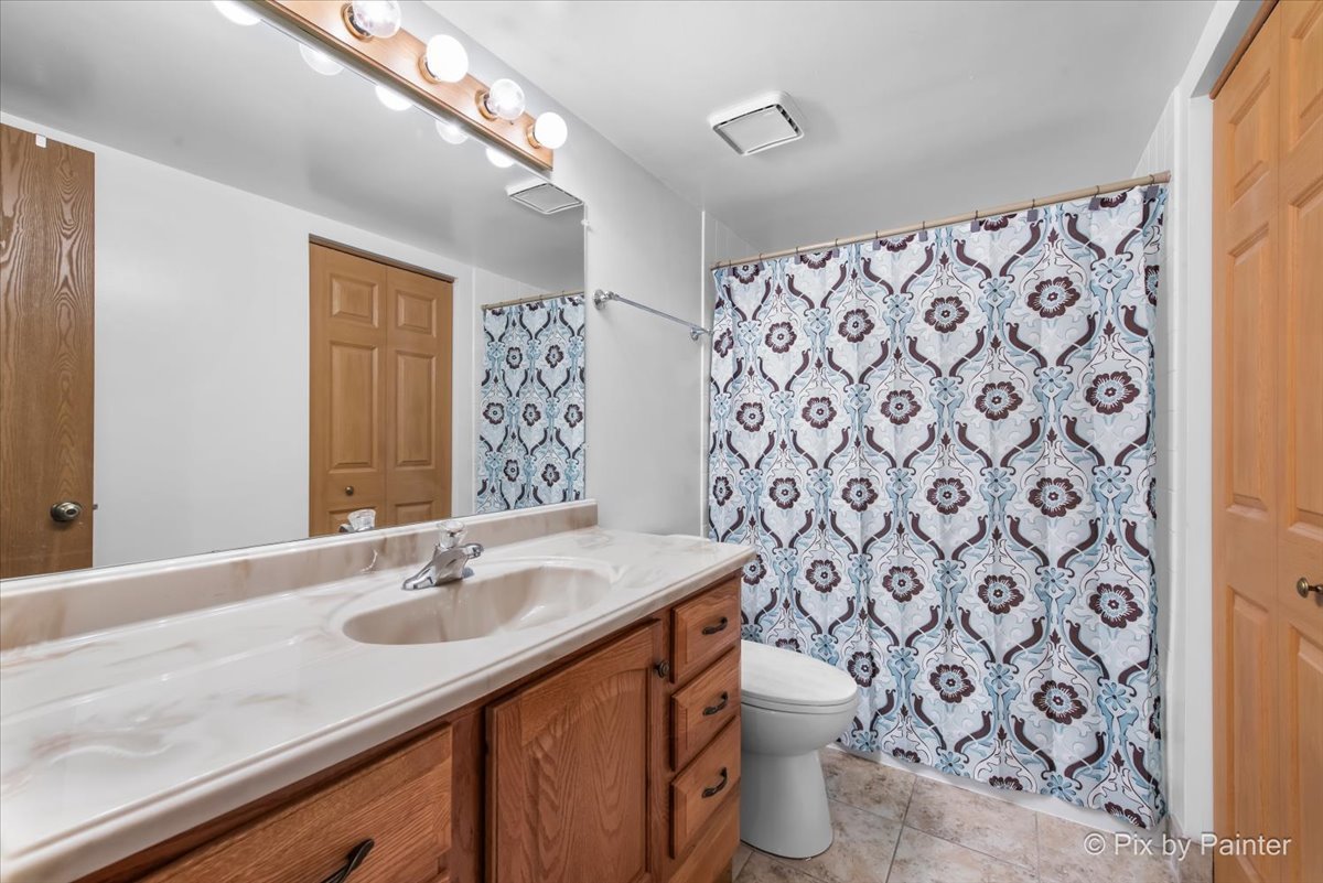 10532 Ridge Cove Drive, Unit 18A Chicago Ridge, IL 60415 - Photo 10 of 27 Gallery Image 10