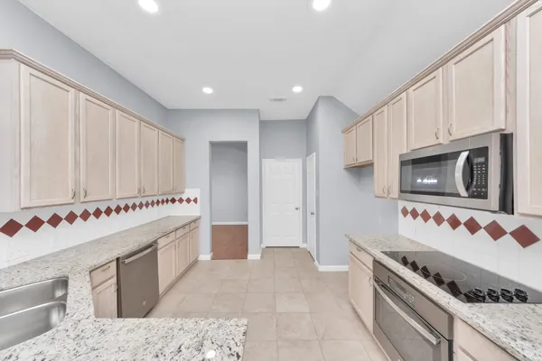 $2,150 | 1819 Misty Falls Lane, Richmond, TX 77406