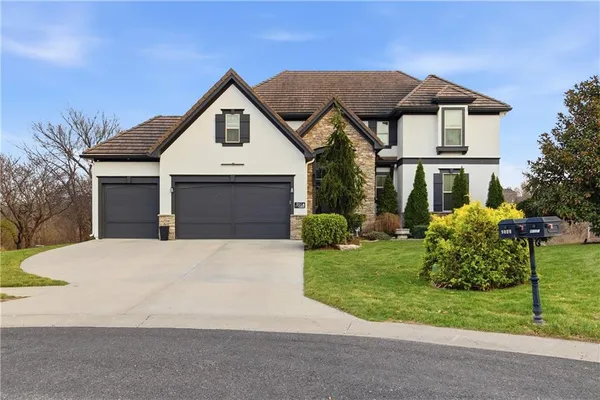 $999,500 | 9014 Chestnut Street, Lenexa, KS 66220