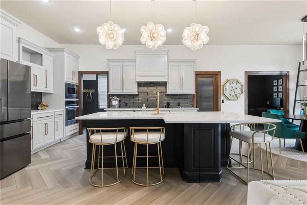 9014 Chestnut Street Lenexa, KS 66220 - Photo 11 of 55