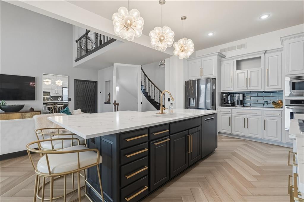 9014 Chestnut Street Lenexa, KS 66220 - Photo 12 of 55