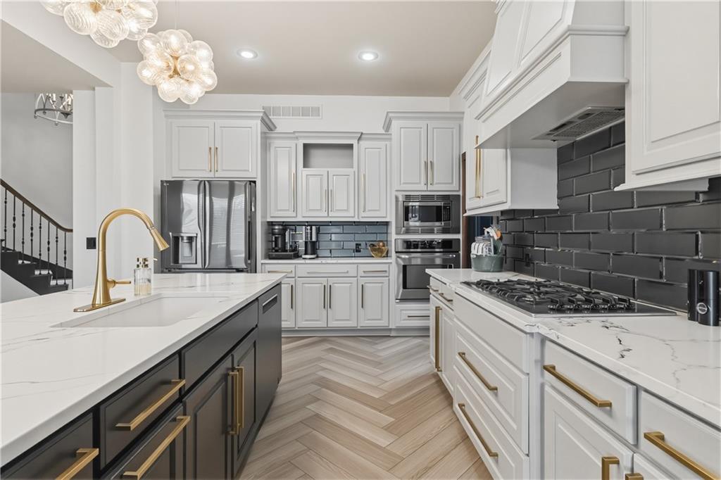 9014 Chestnut Street Lenexa, KS 66220 - Photo 13 of 55