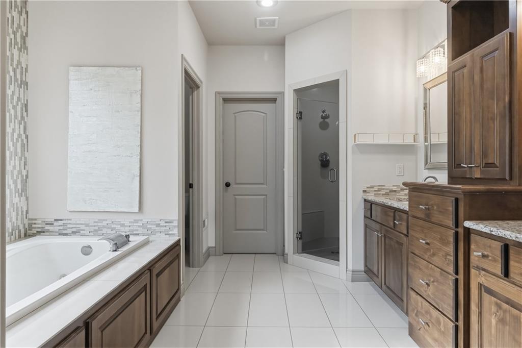 9014 Chestnut Street Lenexa, KS 66220 - Photo 24 of 55