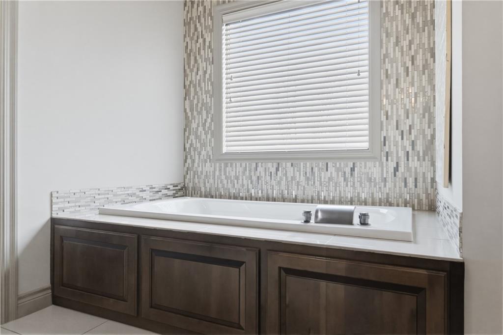 9014 Chestnut Street Lenexa, KS 66220 - Photo 25 of 55