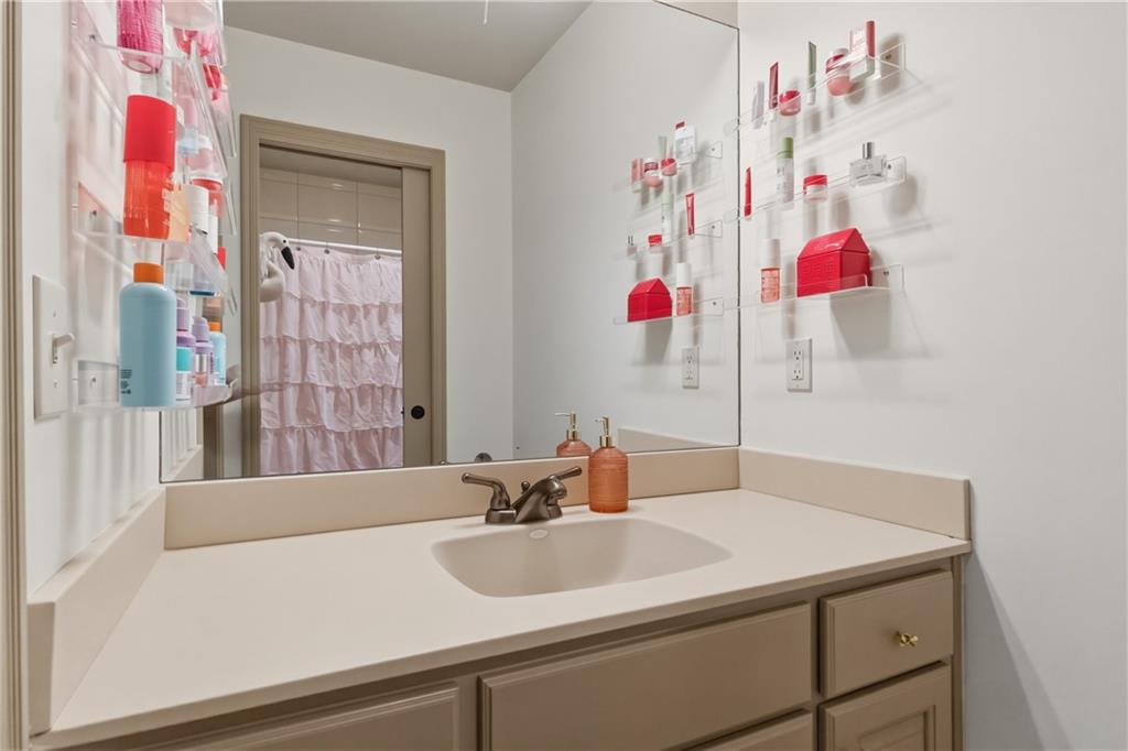 9014 Chestnut Street Lenexa, KS 66220 - Photo 30 of 55