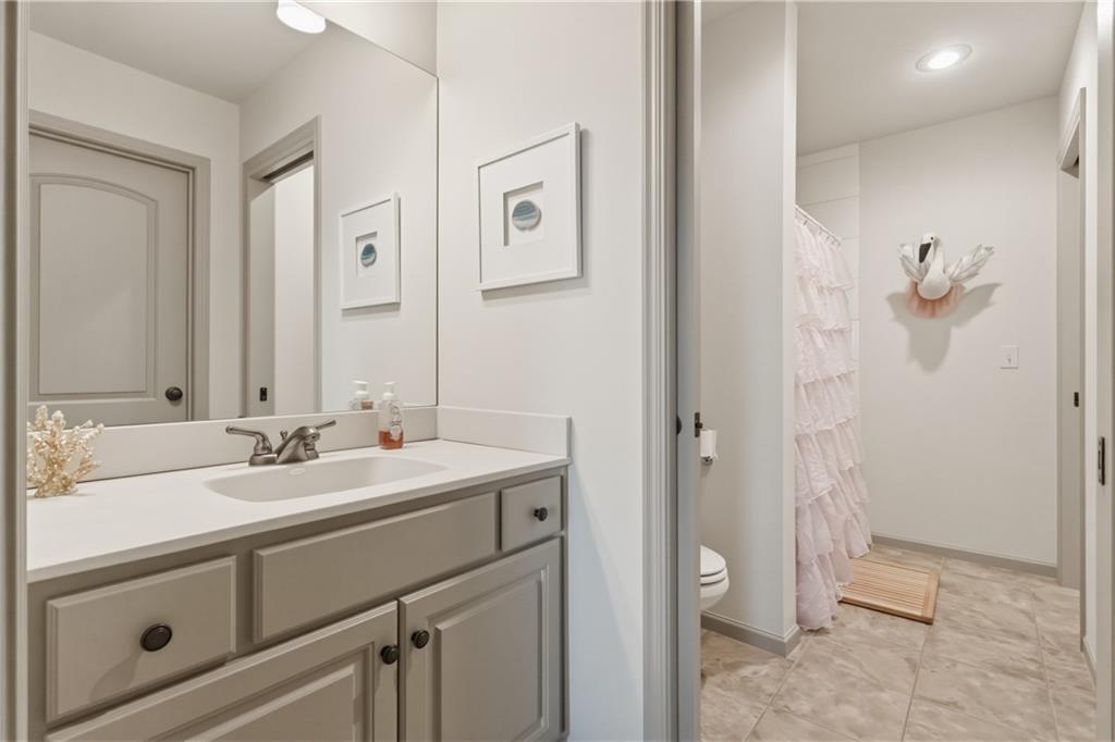 9014 Chestnut Street Lenexa, KS 66220 - Photo 32 of 55