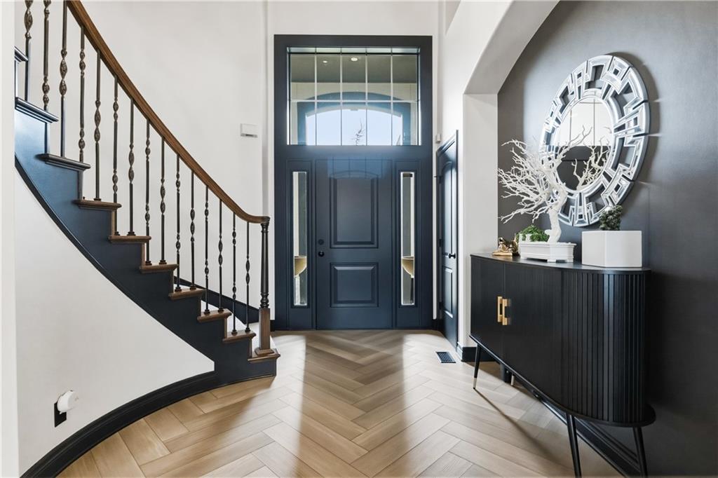 9014 Chestnut Street Lenexa, KS 66220 - Photo 4 of 55