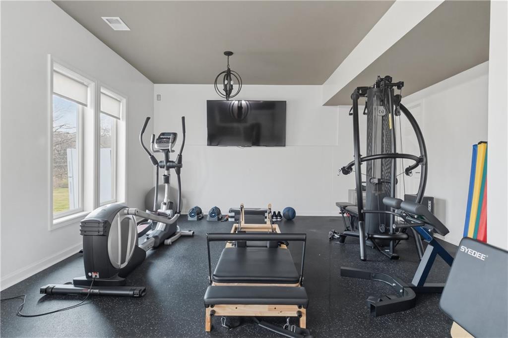 9014 Chestnut Street Lenexa, KS 66220 - Photo 42 of 55