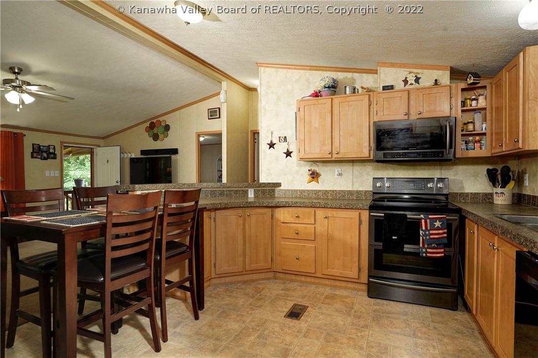 621 Hope Acres Road Elkview, WV 25071 - Photo 10 of 28 Gallery Image 10