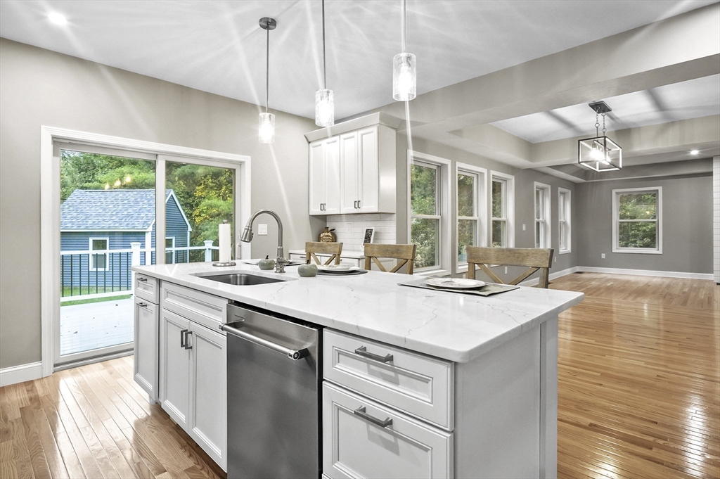 109 Park Road Chelmsford, MA 01824 - Photo 1 of 41 Gallery Image 1