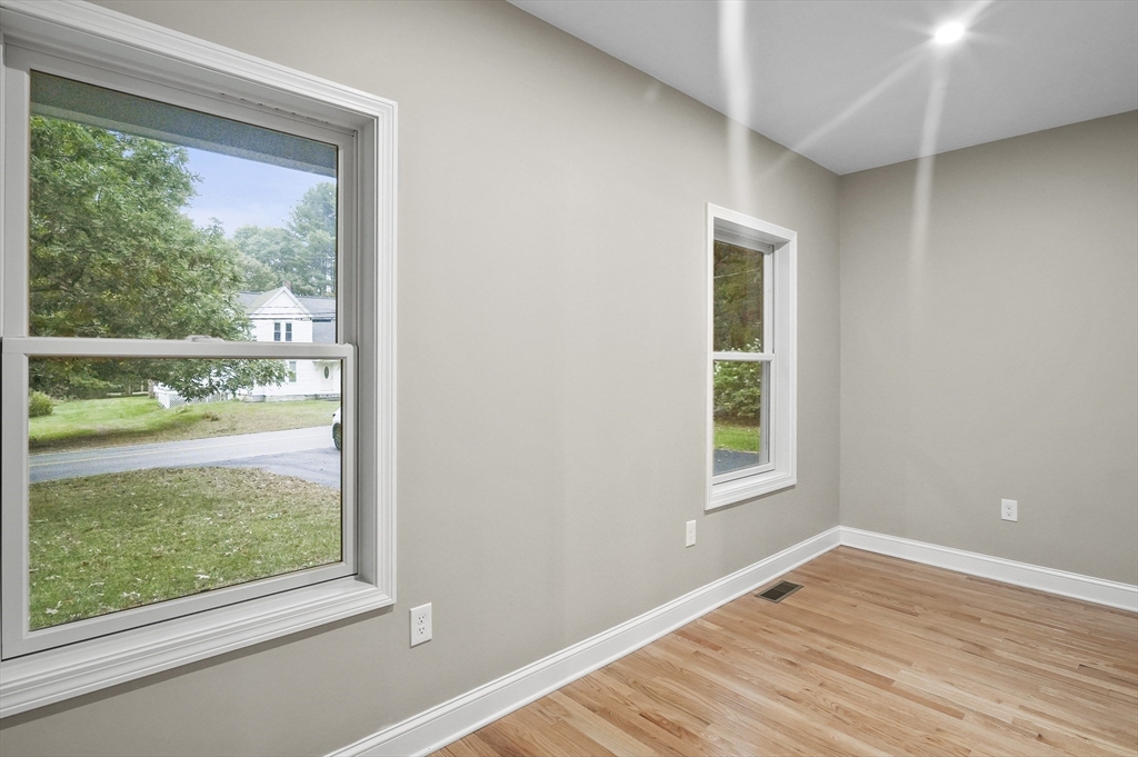 109 Park Road Chelmsford, MA 01824 - Photo 16 of 41 Gallery Image 16