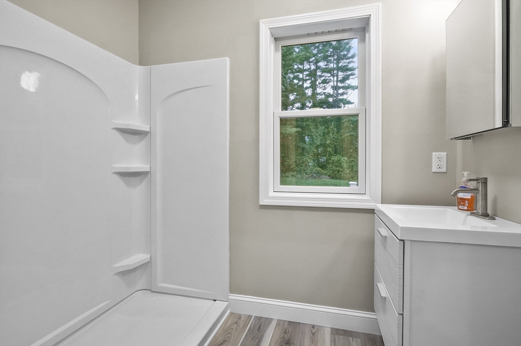 109 Park Road Chelmsford, MA 01824 - Photo 21 of 41 Gallery Image 21