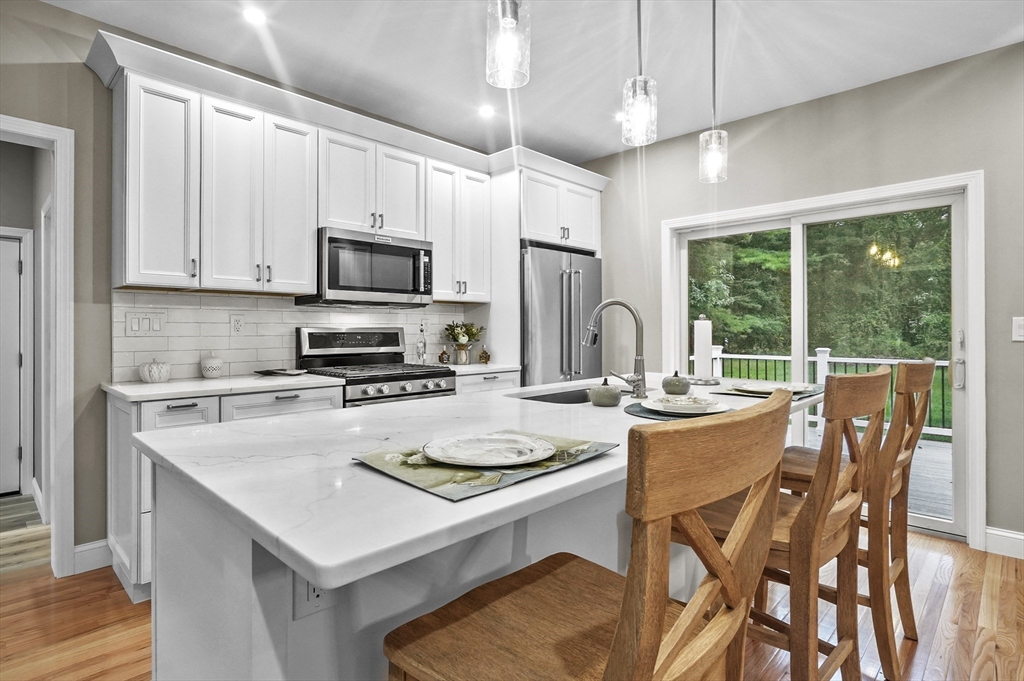 109 Park Road Chelmsford, MA 01824 - Photo 6 of 41 Gallery Image 6