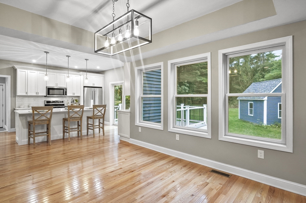 109 Park Road Chelmsford, MA 01824 - Photo 7 of 41 Gallery Image 7