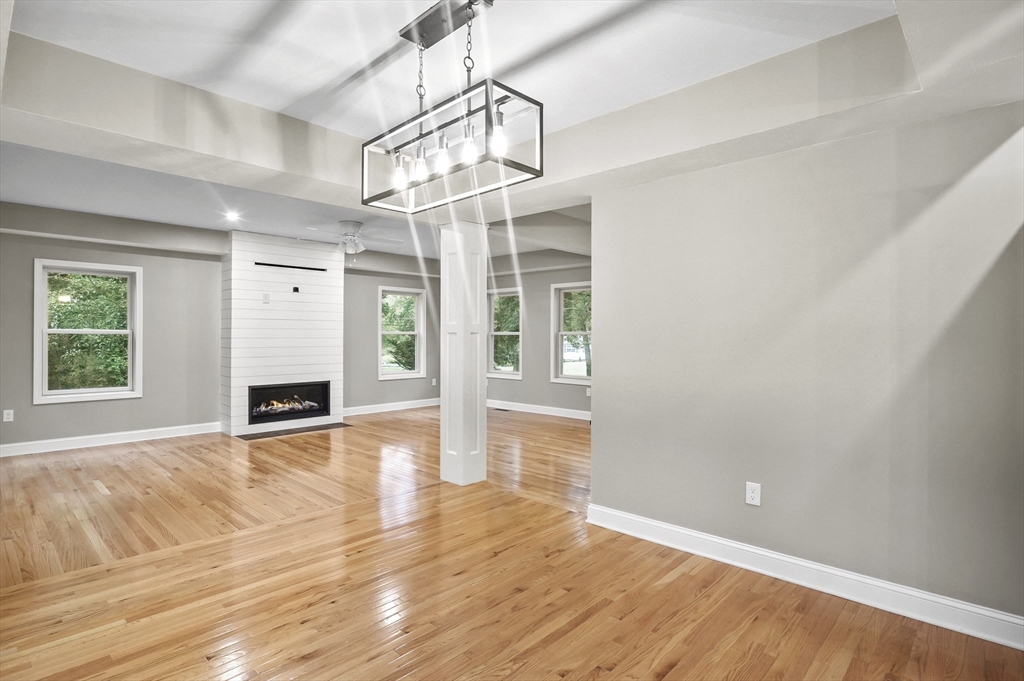 109 Park Road Chelmsford, MA 01824 - Photo 9 of 41 Gallery Image 9