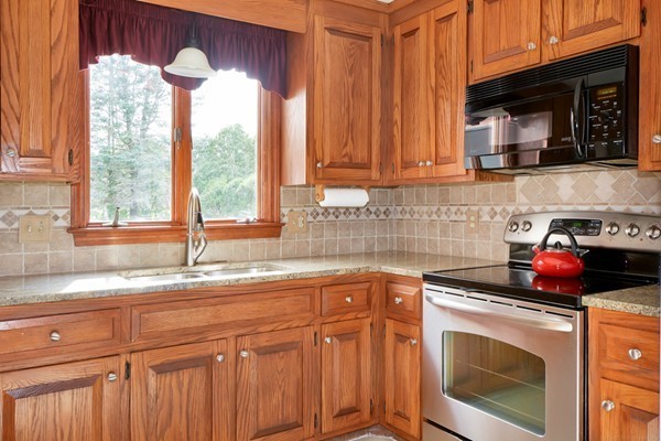 118 Madison Road Northborough, MA 01532 - Photo 3 of 30 Gallery Image 3