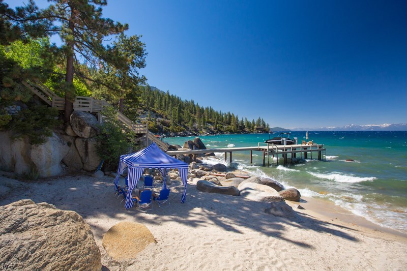 a view of a lake with houses