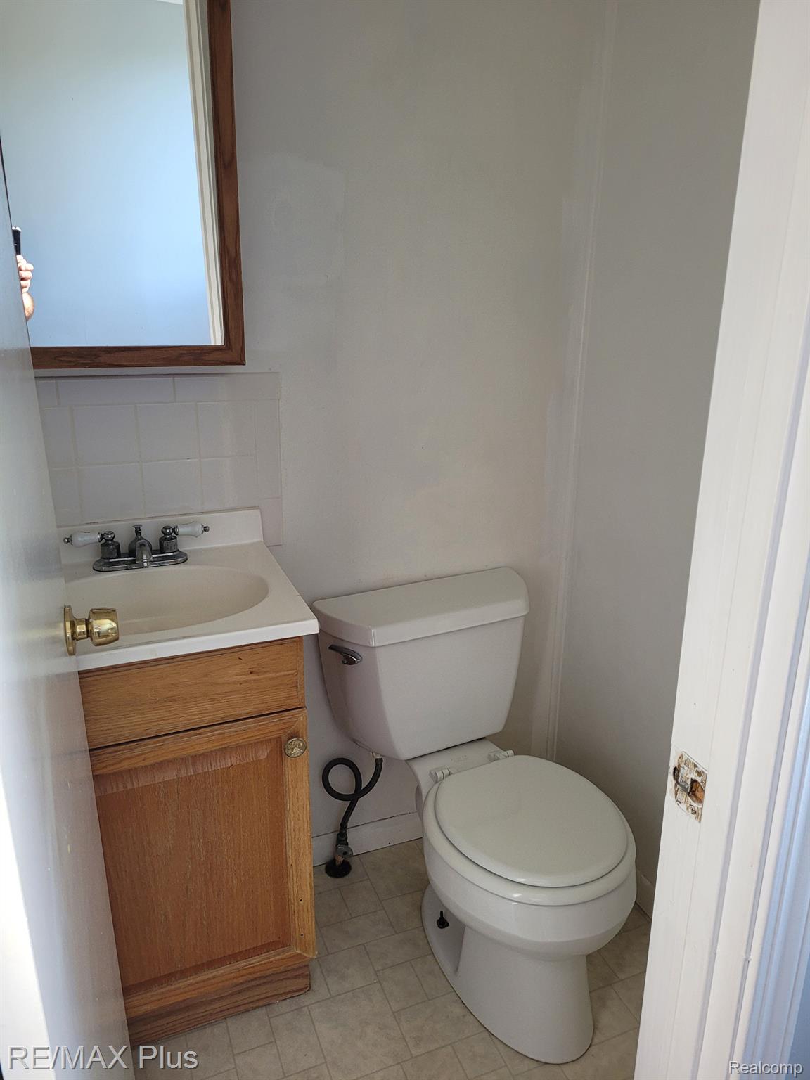 5400 Davison Road Lapeer, MI 48446 - Photo 11 of 21 Gallery Image 11