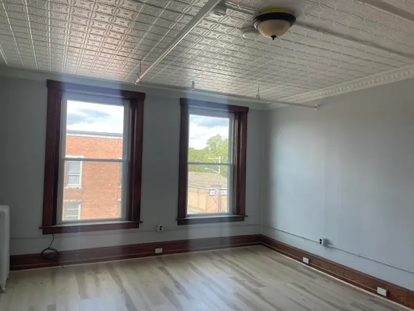 $1,650 | 41-43 Central Street, Unit 16, Haverhill, NH 03785