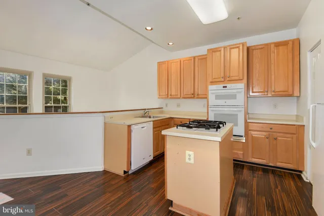 $2,600 | 43 Bank Spring Court, Owings Mills, MD 21117