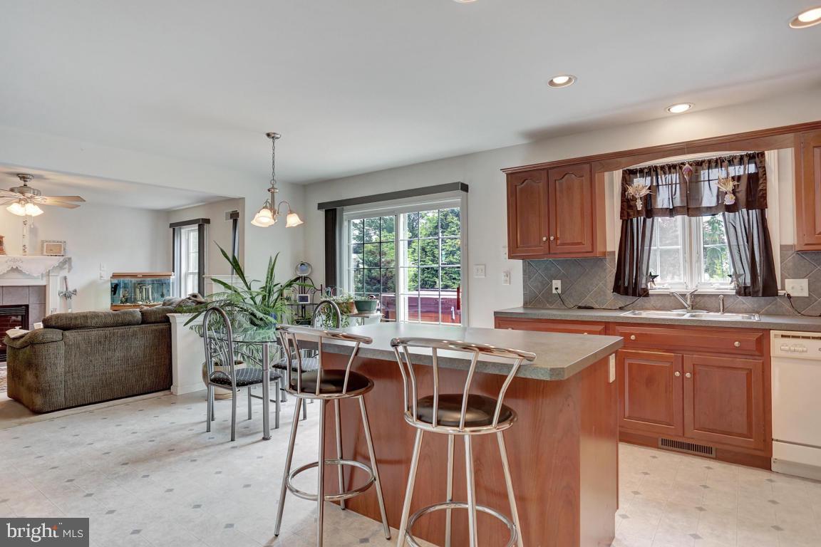 4 Crimson Lane Lititz, PA 17543 - Photo 5 of 22 Gallery Image 5