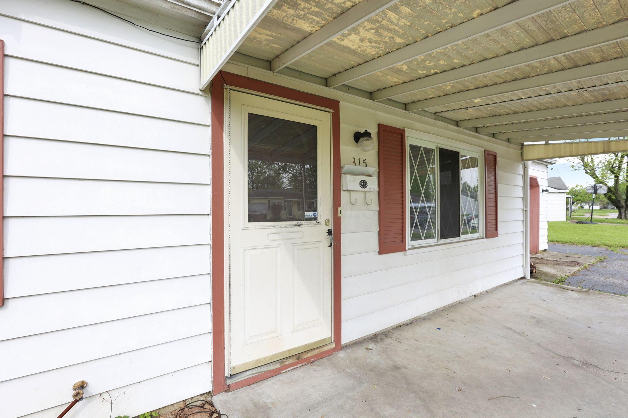 315 Redmond Road Columbus, OH 43228 - Photo 6 of 49 6-web-or-mls-G02A7674