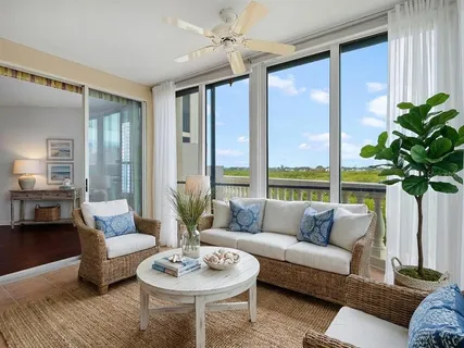 $565,000 | 5420 Eagles Point Circle, Unit 106, Sarasota, FL 34231
