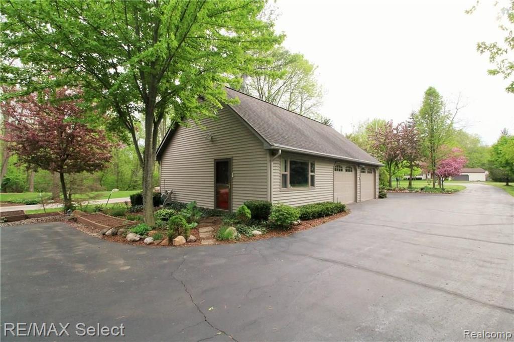 6326 North Seymour Road Flushing, MI 48433 - Photo 8 of 52