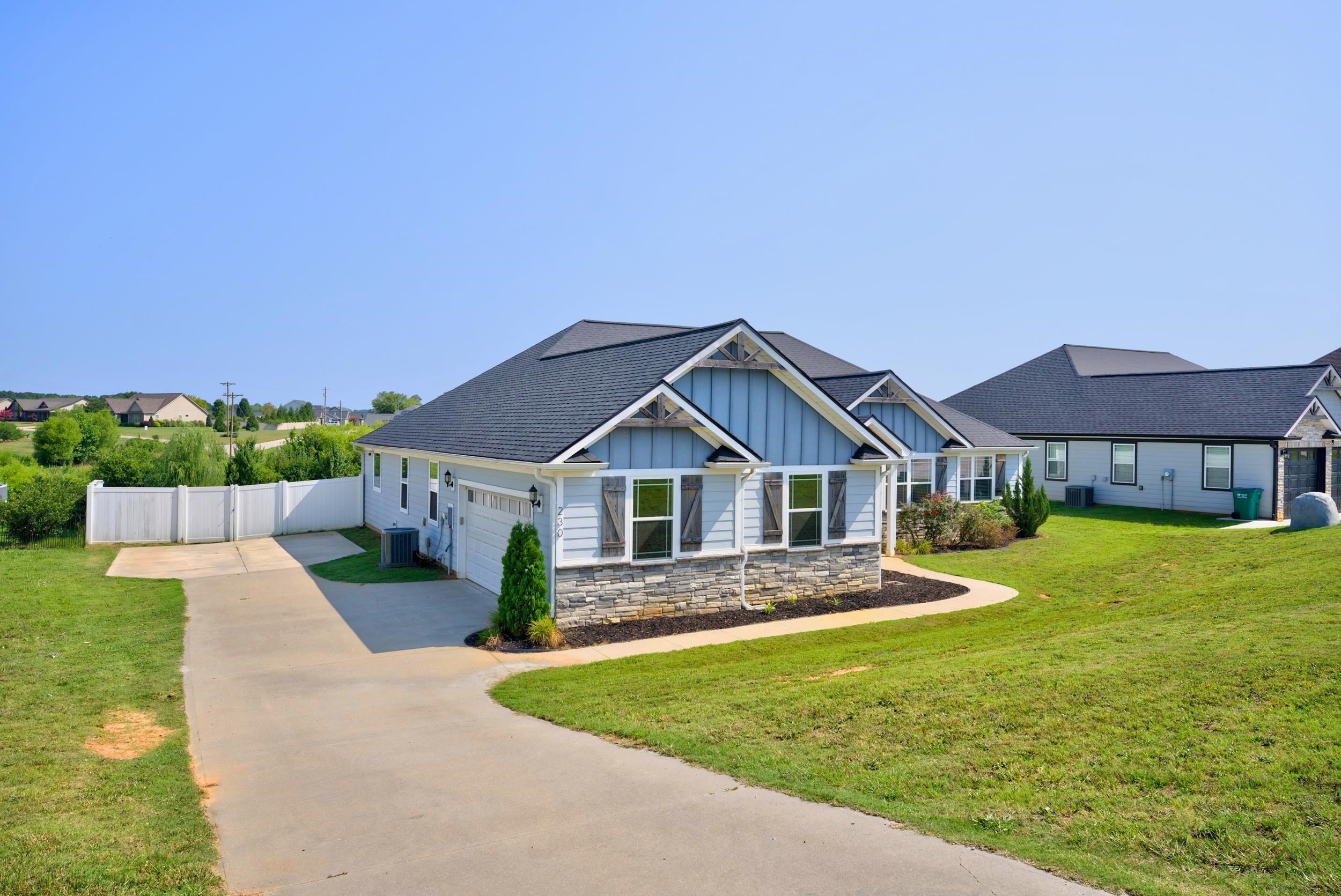 230 Blease Horton Road Boiling Springs, SC 29316 - Photo 4 of 43