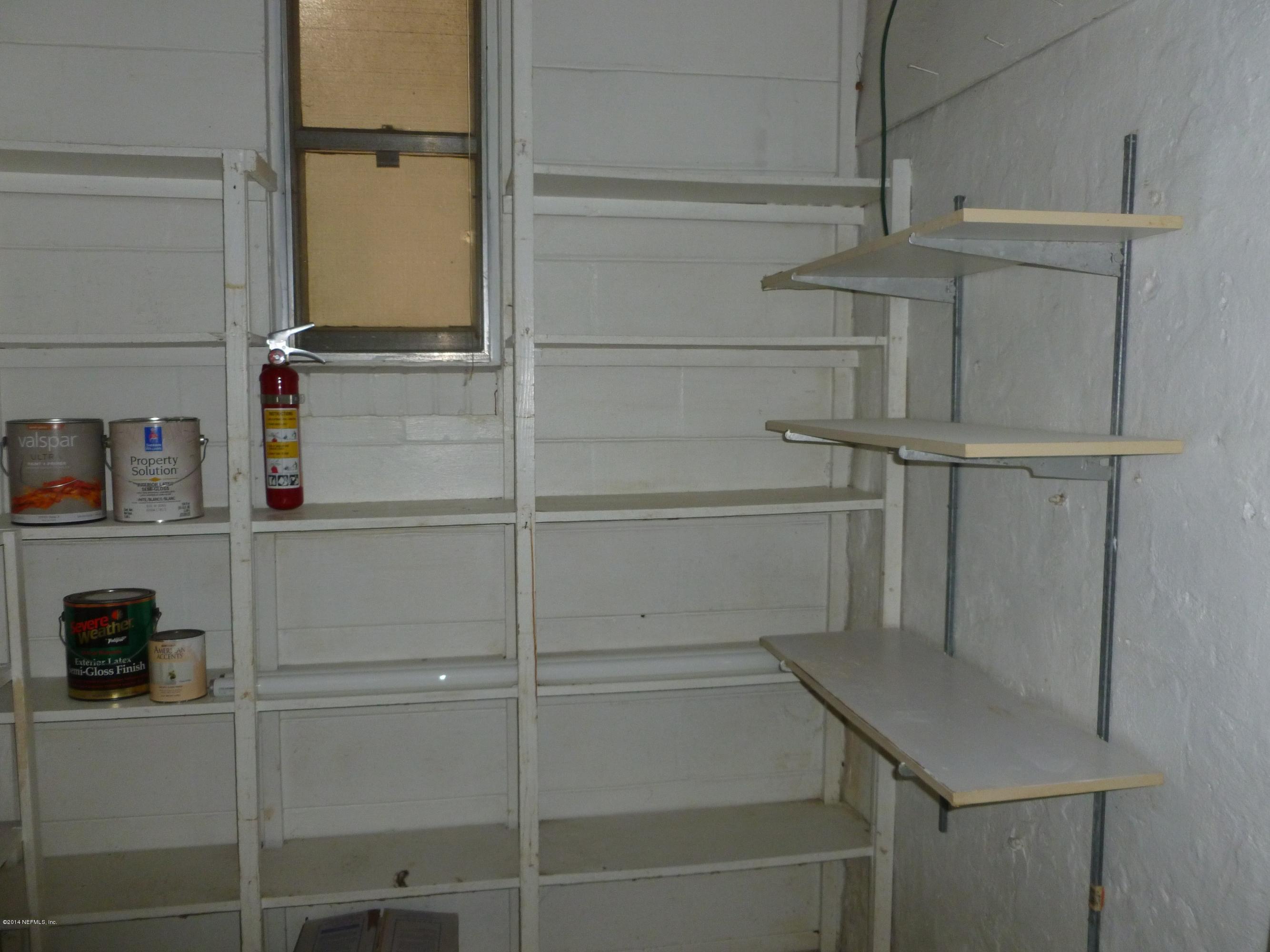 844 South Shores Road Jacksonville, FL 32207 - Photo 13 of 27 Pantry