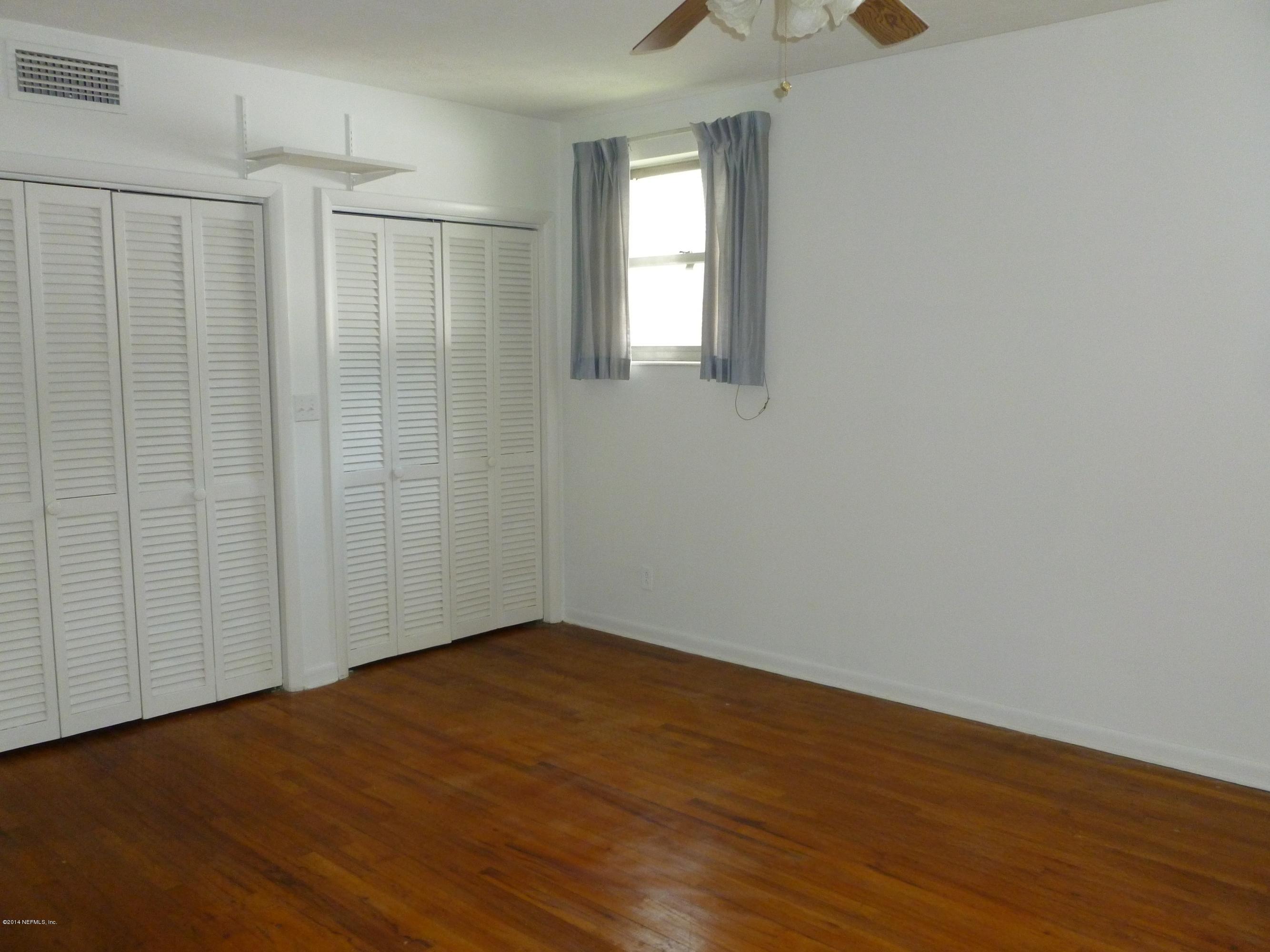 844 South Shores Road Jacksonville, FL 32207 - Photo 14 of 27 Master Bedroom