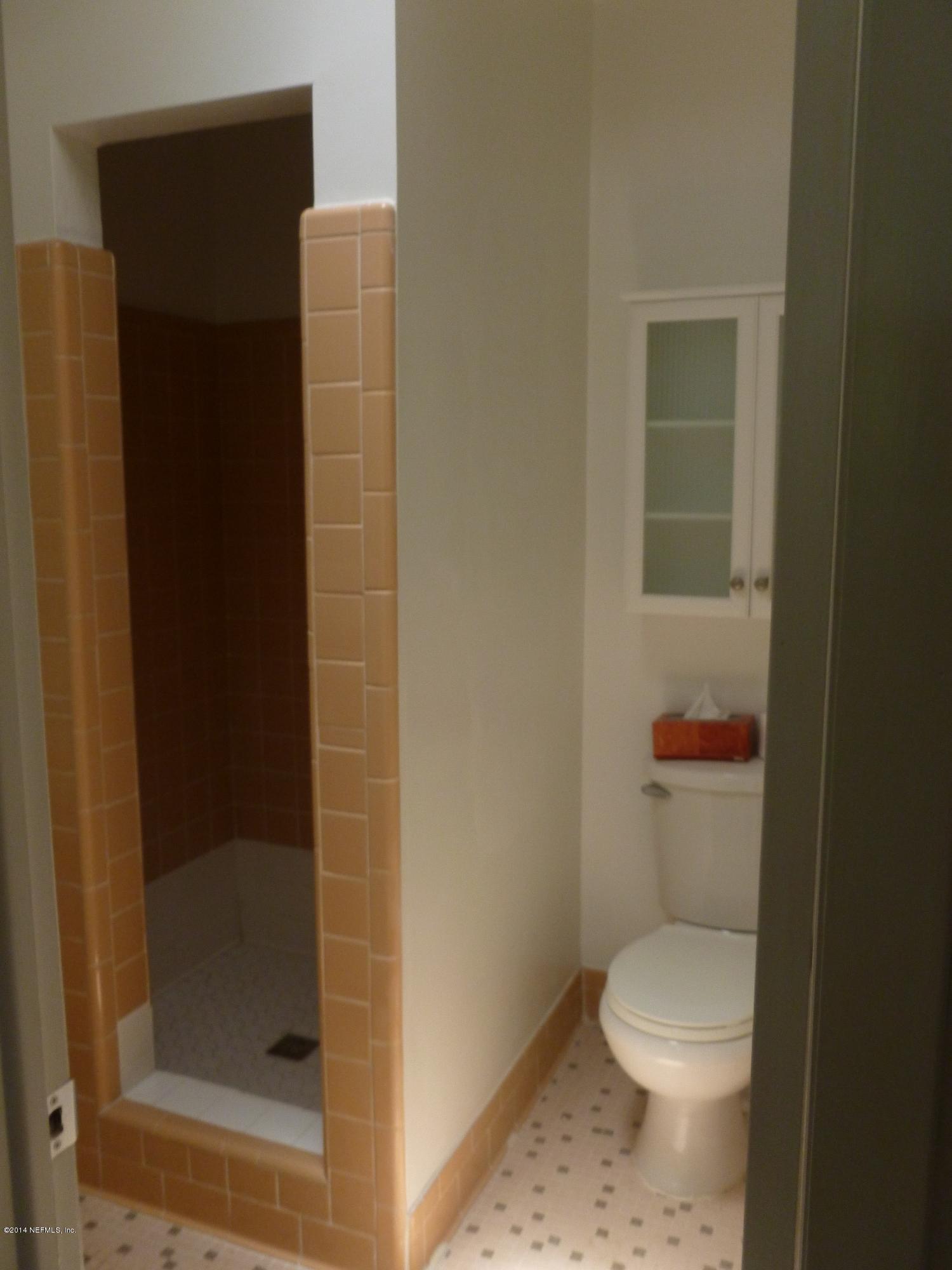 844 South Shores Road Jacksonville, FL 32207 - Photo 17 of 27 Master Bathroom II