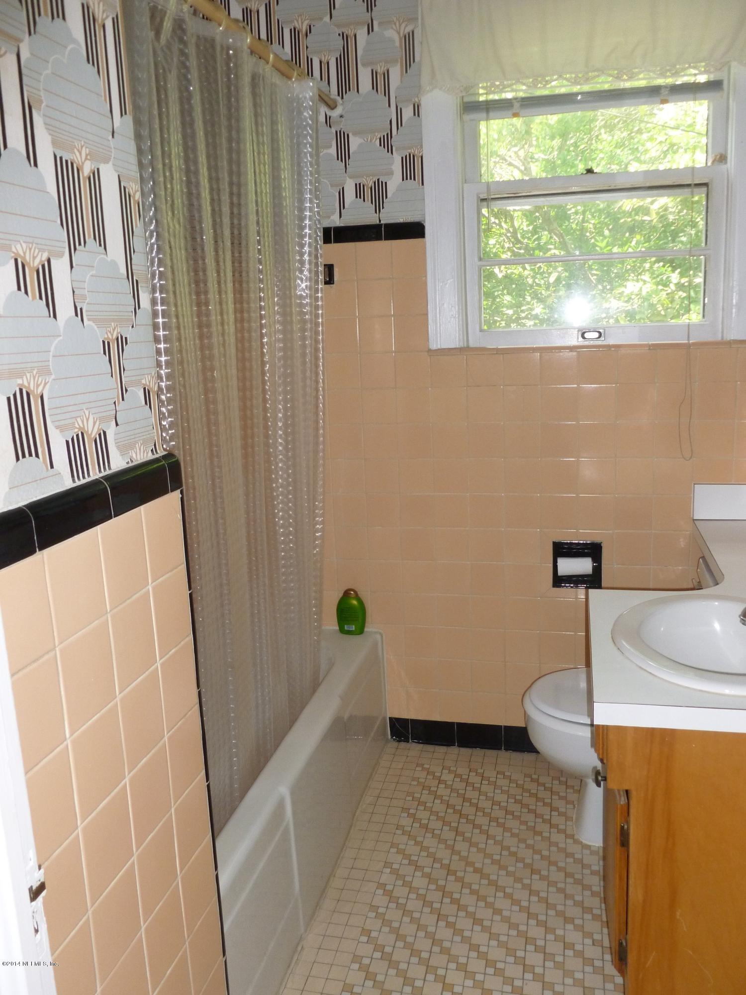 844 South Shores Road Jacksonville, FL 32207 - Photo 19 of 27 Bathroom